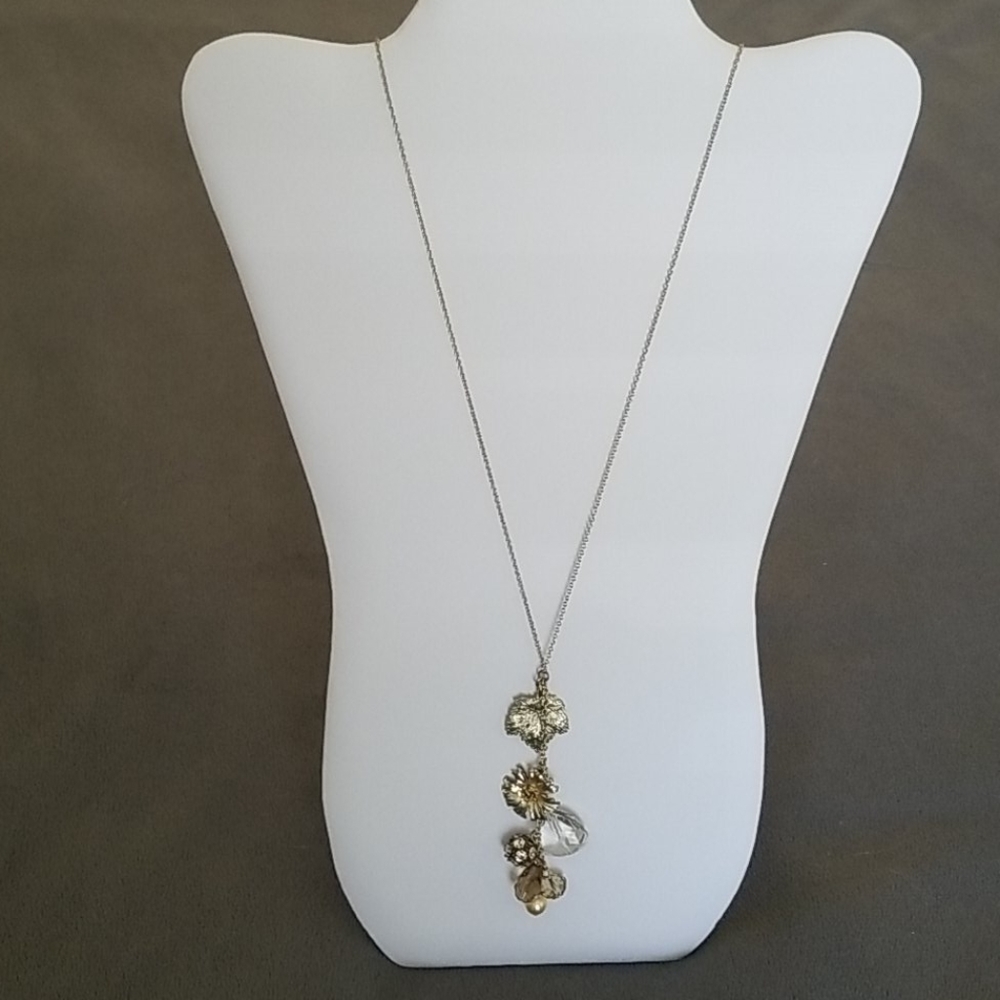 Delicate Gold Tone Floral Pendant Necklace